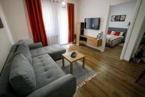 Palic Apartment | Top-Rated Family Haven: Apartman Paratetis 1 Awaits
