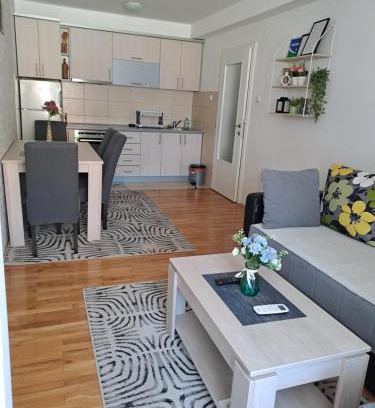 Milici Apartment | Family-Friendly Apartman Park with 9.5/10 Guest Rating