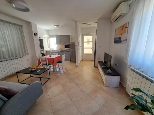 Zadar Apartment | Petra Hotel: 4-Star Stay with Exceptional Guest Ratings
