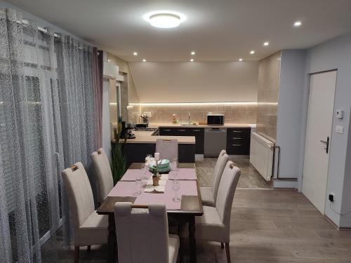 Krapinske Toplice Apartment | Pet-Friendly Getaway at Apartman President - Score 10/10!
