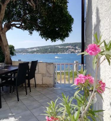 Krizni rat Apartment | Discover Apartman Radošić: Family-Friendly Comfort Awaits