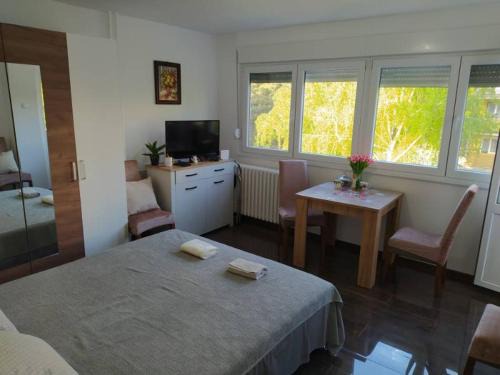 Pancevo Apartment | Kid-Friendly Getaway at Apartman Stefan - Guest Rated 9.8