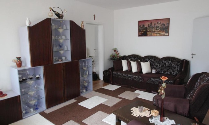 Piestany Apartment | Comfortable Apartman Trajan with Pool and Spa Access