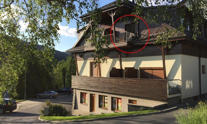 Velke Karlovice Apartment | Family-Friendly Stay at Apartman U sjezdovky – Rated 9.2