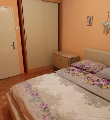 Krusevac Apartment | Cozy Apartman UNA: Pet & Child Friendly Retreat