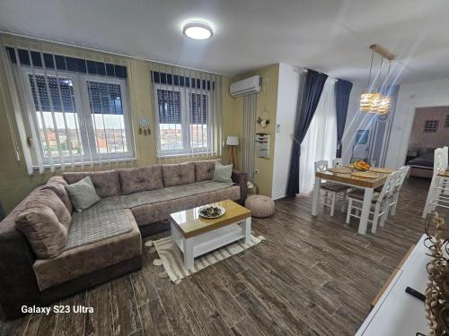 Zrenjanin Apartment | Exceptional Apartman Una: Child-Friendly & Guest Rated 10/10