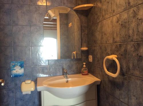 Ustrine Apartment | Pet-Friendly Apartman Ustrine: Rated 9/10 by Guests