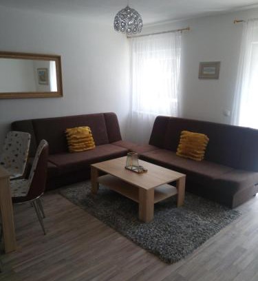 Canton 10 Apartment | Family-Friendly Apartman Vidović with Breakfast & Dining
