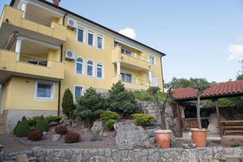 Kastav House | Discover Apartmani BILIC: 5-Star Family Retreat with Pool