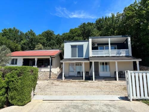 Tribanj Apartment | Cozy Apartmani Bošnjak with Private Beach & Ocean View