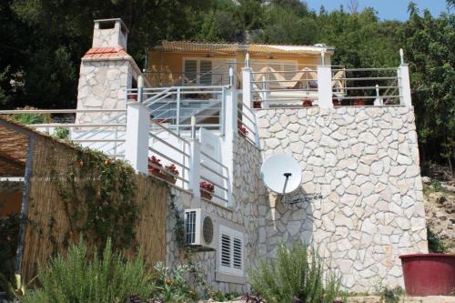 Cove Tri Zala (Zrnovo) Apartment | Oceanfront Apartmani Božana Viganj - Rated 9.6/10