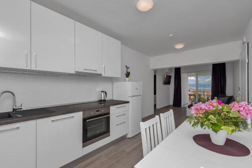 Podgora Apartment | Discover Apartmani Daniela Podgora - Family-Friendly Retreat