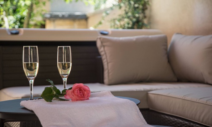 Valbandon Apartment | Unwind at Apartmani M&C with Jacuzzi Pool & Ocean View