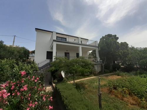 Senj Apartment | Oceanfront Retreat at Apartmani "MNM", Senj - Family Friendly