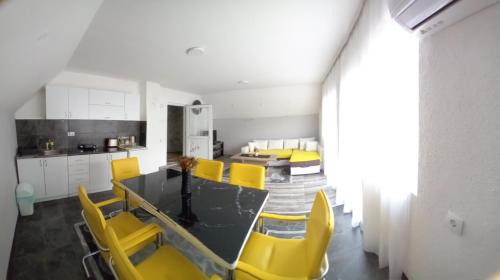 Perucac Apartment | Inviting Stay at Apartmani Romansa Perucac for Families