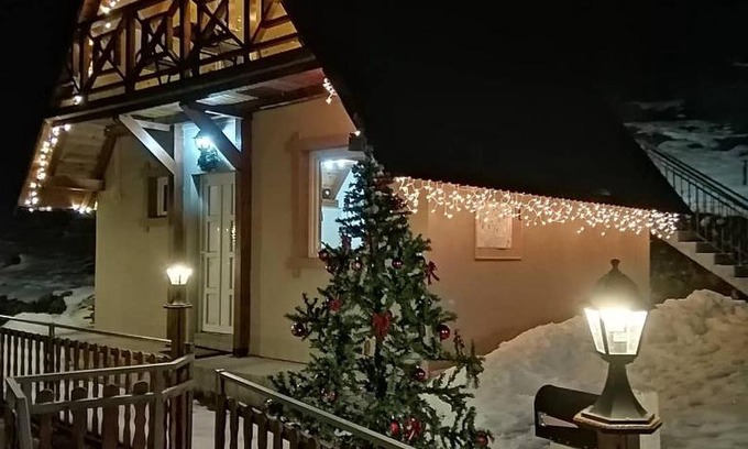 Zabljak Bed & Breakfast | Discover Apartmani RUNOLIST: Family-Friendly with Pool