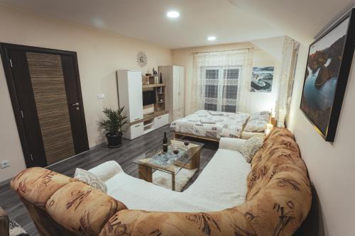 Ciganska Mahala Apartment | Top-Rated Apartmani Stefan Zlatar with Breakfast Included