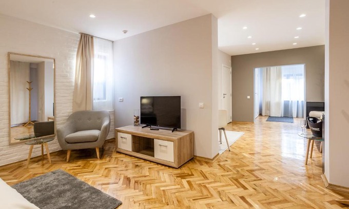 Zrenjanin Apartment | Cozy Studio Apartments with Kitchen & Breakfast Included