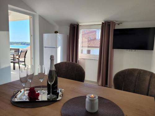 Novalja Apartment | Ocean View Retreat: Apartmani Tamarut with Family-Friendly Perks