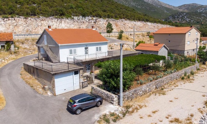 Zavala Apartment | Pet-Friendly Retreat at Apartmani Vuletić - Rated 9.6/10