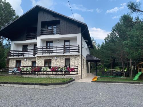 Rudanovac Apartment | Highly Rated Apartmani Zeder Near Plitvička Jezera