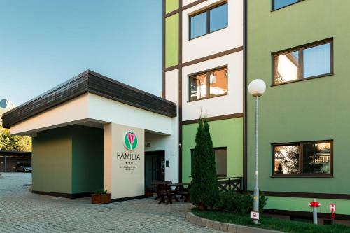 Novy Smokovec Apartment | Family-Friendly Retreat at Apartmanovy dom Familia Smokovec