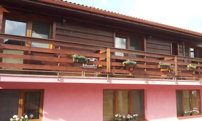Pavcina Lehota Apartment | Family-Friendly Getaway at Apartmany Danka - 8.8 Rated