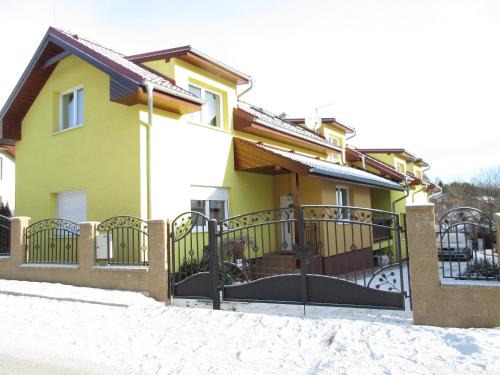 Nova Lesna Apartment | Pet Friendly Oceanfront Stay at Apartmany Jaruska