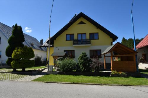 Spisska Stara Ves Apartment | Family-Friendly Stay at Apartmany Kenka with Essential Amenities