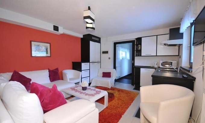 Cerveny Klastor House | Pet-Friendly Apartmany pod Troma Korunami - Rated 8.9/10
