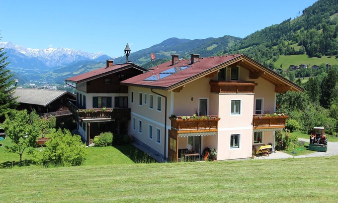 Sankt Veit im Pongau Apartment | Spacious Flat Near Ski Area with Breakfast & Family-Friendly Amenities