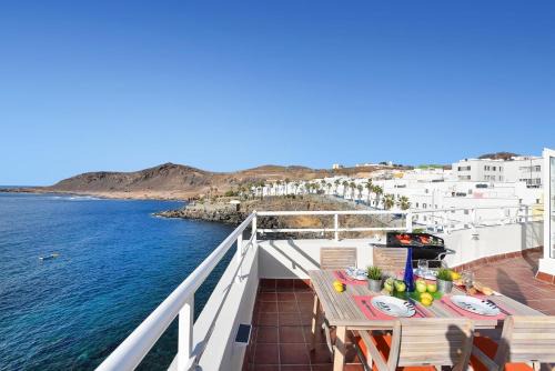 Las Palmas de Gran Canaria Apartment | Oceanfront Apartment El Confital RF18 - Rated 9.5/10