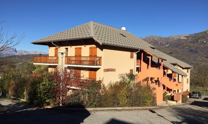 Saint-Leger-les-Melezes Apartment | Scenic Apartment with Breathtaking Mountain Views