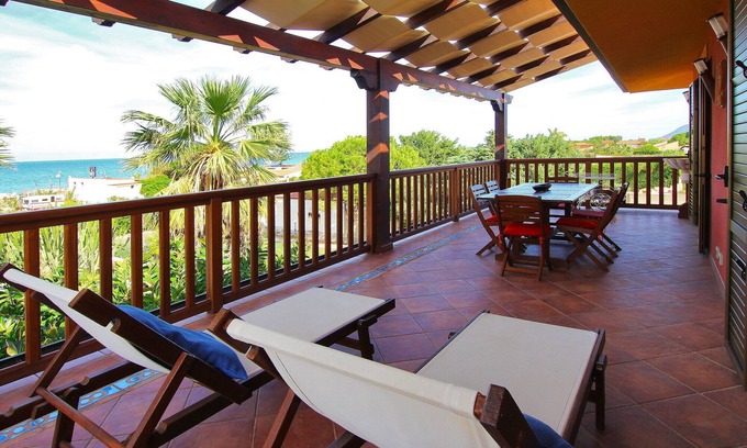 Campofelice di Roccella Apartment | Stylish Apartment Cobalto with Sea View and Pool Access