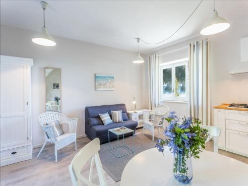 Santa Caterina Dello Ionio Marina House | Discover Villetta Romantica Tre e Quattro: Family-Friendly Retreat