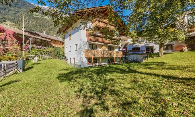 San Leonardo in Passiria Apartment | Family-Friendly Apartment Apartments Hubertus with Kitchen