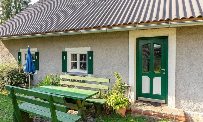 Gundersdorf Apartment | Highly Rated Apartment in Styria Near Scenic Bathing Lake