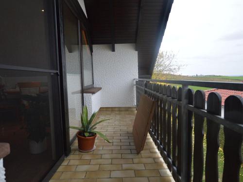 Ammeldingen bei Neuerburg Apartment | Cozy Apartment Surrounded by Nature in Emmelbaum