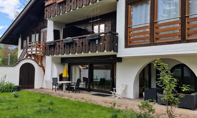 Garmisch-Partenkirchen Apartment | Apartment 'Bergwild' with Mountain View, Private Terrace and Wi-Fi