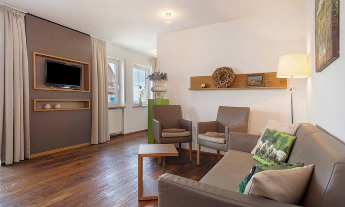 Immenstaad am Bodensee Apartment | Oceanfront Apartment 'Wohnung Jonagold' with Shared Spaces