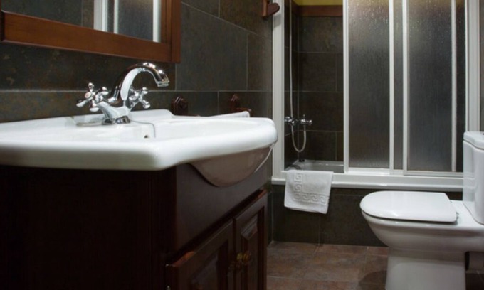 Santa Eulalia de Oscos Apartment | Cozy Apartment for 2 Adults and a Child, Pet Friendly