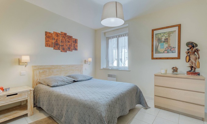 Saint-Benoit-des-Ondes Apartment | Prime Ground-Floor Apartment with Terrace & Spa Amenities