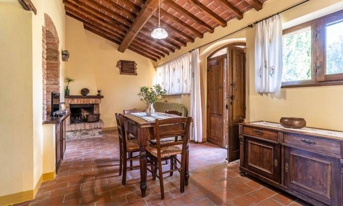 Badicorte Apartment | Explore Tuscany at Polverina Apartment with Spa and Pool