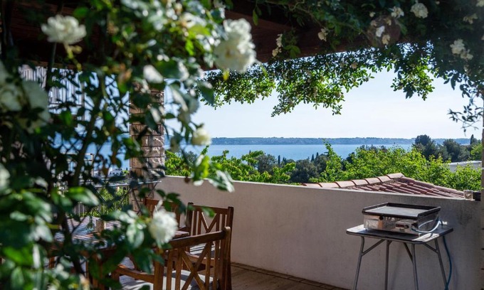 Portoroz House | Oceanfront Apartment Černetič: Pet-Friendly & Rated 8.9