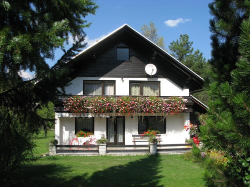 Ribcev Laz Apartment | Top-Rated Apartment Šporar with Hot Tub & Fireplace