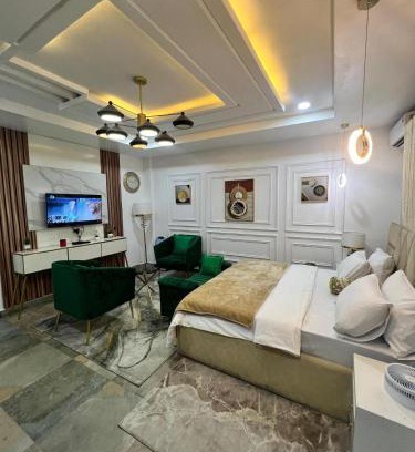Port Harcourt Apartment | Family-Friendly Apartment 004 Royale - Your Ideal Getaway