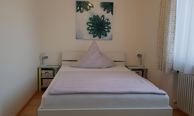 Kressbronn Apartment | Apartment '1, 70 Qm' with Shared Garden, Balcony and Wi-Fi