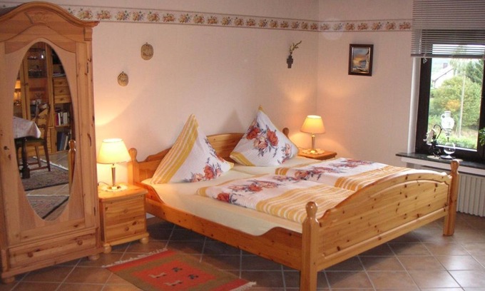 Bermel Bed & Breakfast | Cozy Apartment for 2-3 Guests at Pension Eifelblick