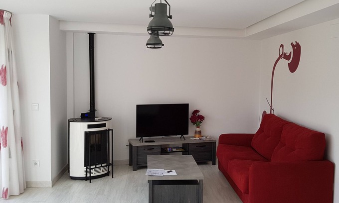 Herce Apartment | Outstanding APARTMENT 1 MENCIA with Pool & Spa Amenities
