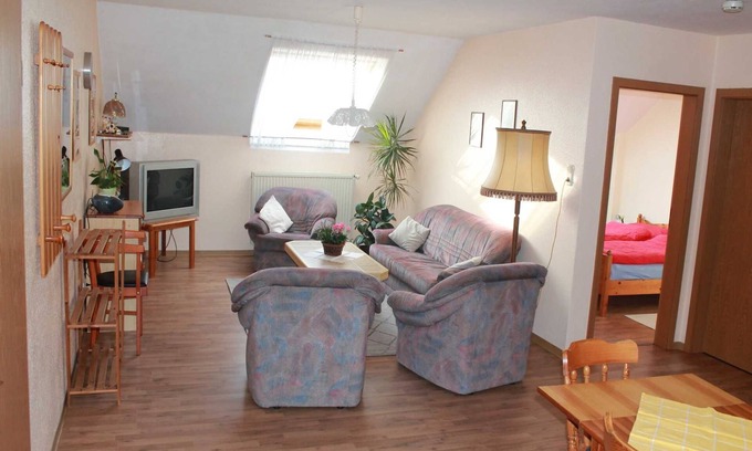 Gandersum Apartment | Cozy Apartment 1 van Vlyten - Farmhouse with Family-Friendly Features